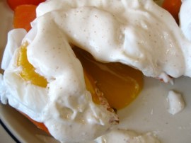 Perfectly poached eggs for Eggs Benedict