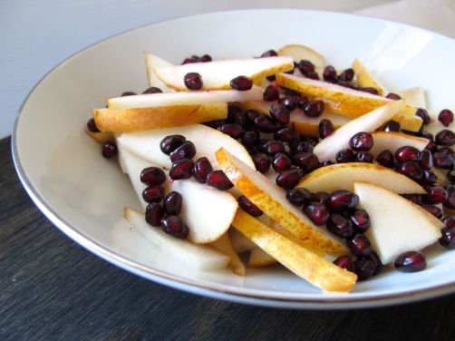 Pear and Pomegranate Salad with Hazelnuts Pear and Pomegranate Salad with Hazelnuts