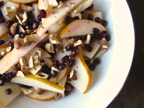 Pear and Pomegranate Salad with Hazelnuts Pear and Pomegranate Salad with Hazelnuts