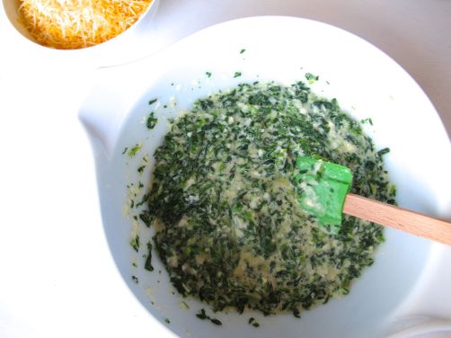 Making Spinach Cheese Mini Quiches in Phyllo Dough Cups Making Spinach Cheese Mini Quiches in Phyllo Dough Cups