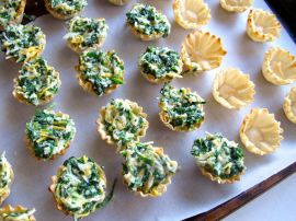 Making Spinach Cheese Mini Quiches in Phyllo Dough Cups Making Spinach Cheese Mini Quiches in Phyllo Dough Cups