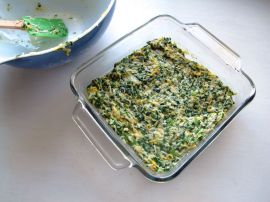 Making Spinach Cheese Mini Quiche Squares Making Spinach Cheese Mini Quiche Squares