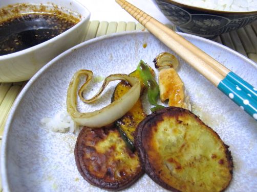 Yaki-tori-niku (Japanese Barbeque Chicken) with Grilled Vegetables Yaki-tori-niku (Japanese Barbeque Chicken) with Grilled Vegetables