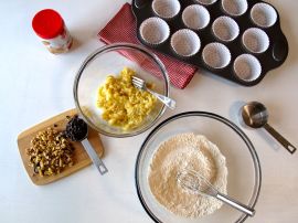Banana Biscoff Muffins with Walnuts and Chocolate Chips Banana Biscoff Muffins with Walnuts and Chocolate Chips