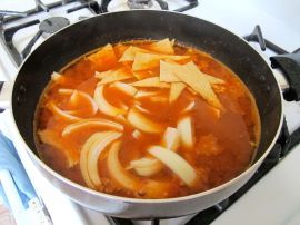 Making Rabokki (Ramen + Tteokbokki)