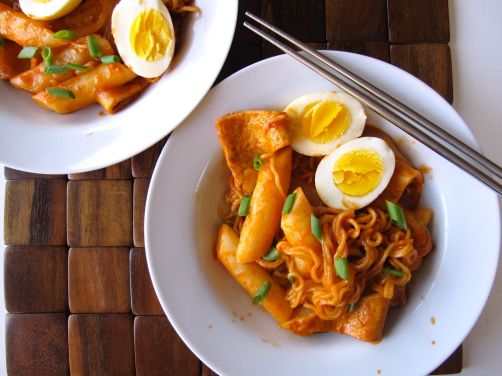 Rabokki (Ramen + Tteokbokki)