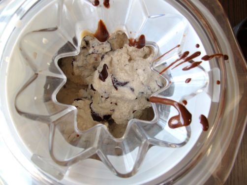 Cinnamon Coffee Ice Cream with chocolate stracciatella Cinnamon Coffee Ice Cream with chocolate stracciatella