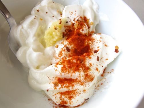 Garlicky Yogurt with substitutes for Turkish kırmızı biber spice: paprika and chili Garlicky Yogurt with substitutes for Turkish kırmızı biber spice: paprika and chili
