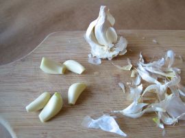 Making Roasted Red Pepper Hummus