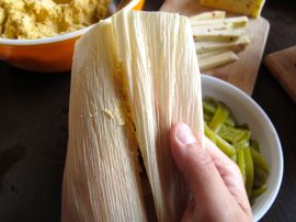 How to fold a tamale