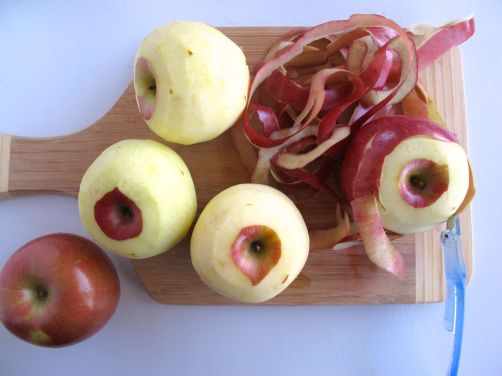 Peeling apples for Charoset Peeling apples for Charoset