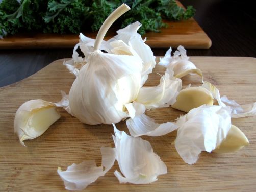 Making Garlicky Kale PIzza with Parmesan and Goat Cheese