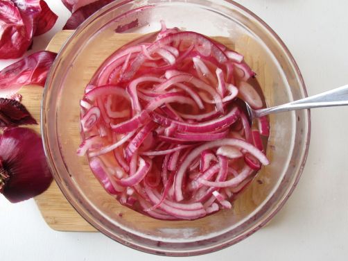 Making Quick-Pickled Red Onion