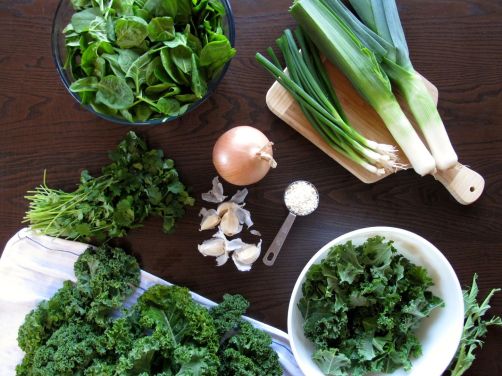 Making Garlicky Green Soup with spinach, kale, cilantro, leeks, and scallions