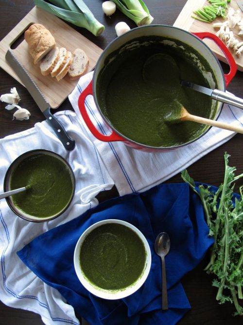 Garlicky Green Soup