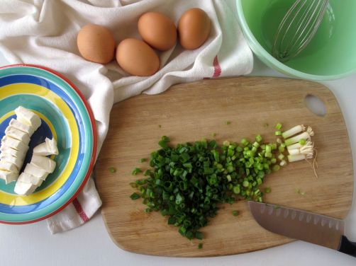 Making Scallion Cream Cheese Eggs (SCC)