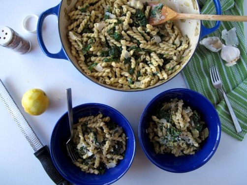 Garlicky Kale and Artichoke Pasta Garlicky Kale and Artichoke Pasta