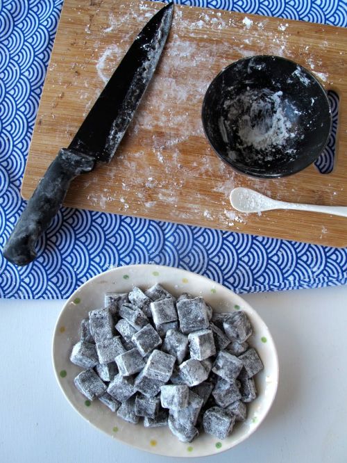 Kibidango-style Black Sesame Mochi Dumplings