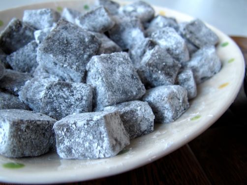 Kibidango-style Black Sesame Mochi Dango (Dumplings)