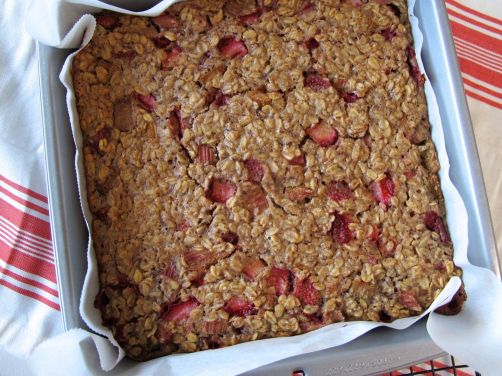 Make-ahead Strawberry Rhubarb Baked Oatmeal
