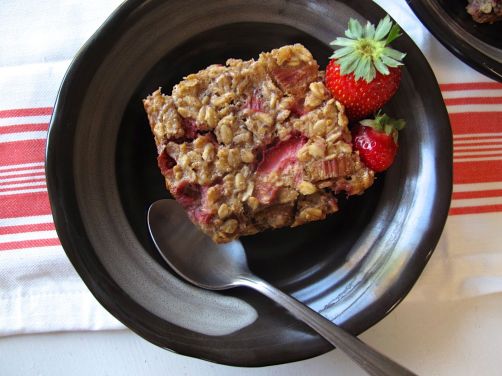 Strawberry Rhubarb Baked Oatmeal
